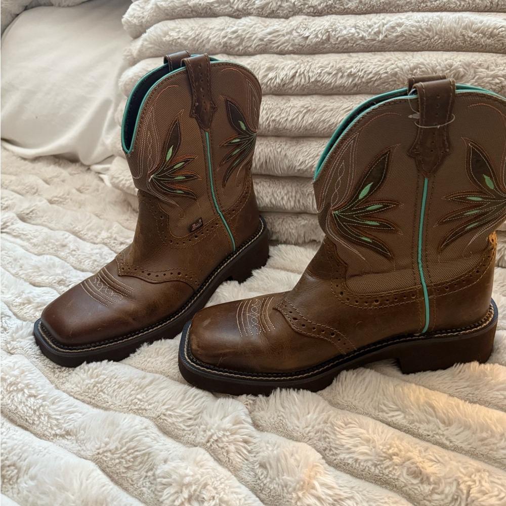 Justin Boots Brown with Turquoise Trim